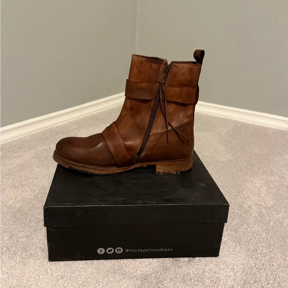 Vintage Foundry Co Women’s Brown Leather Boots Size 10 - Picture 3 of 6